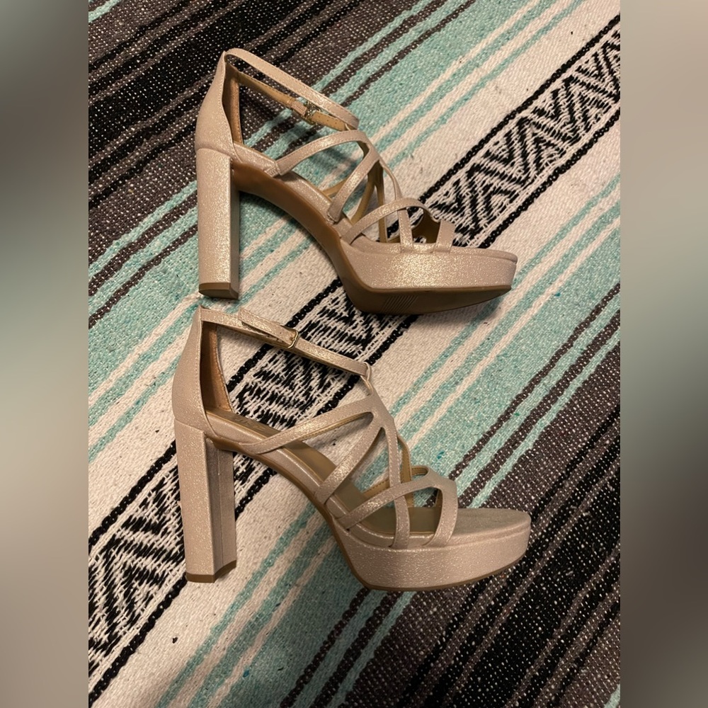 Naturalizer Pale Gold Platform Sandal
